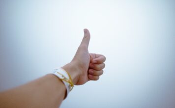 Tourism and Artificial Intelligence. Fact Checker for False Hotel Reviews